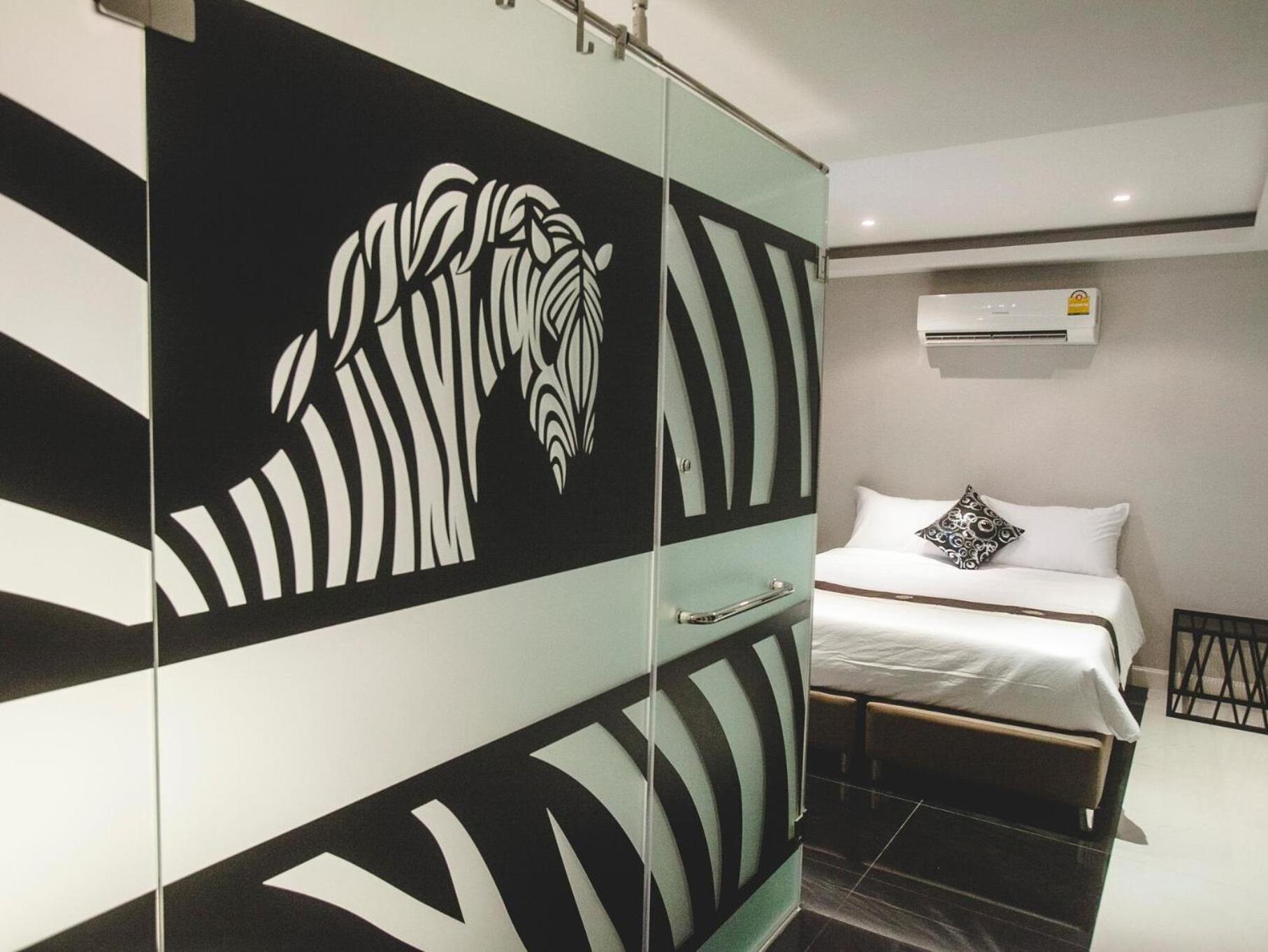 Double Five Hostel Bangkok Bagian luar foto