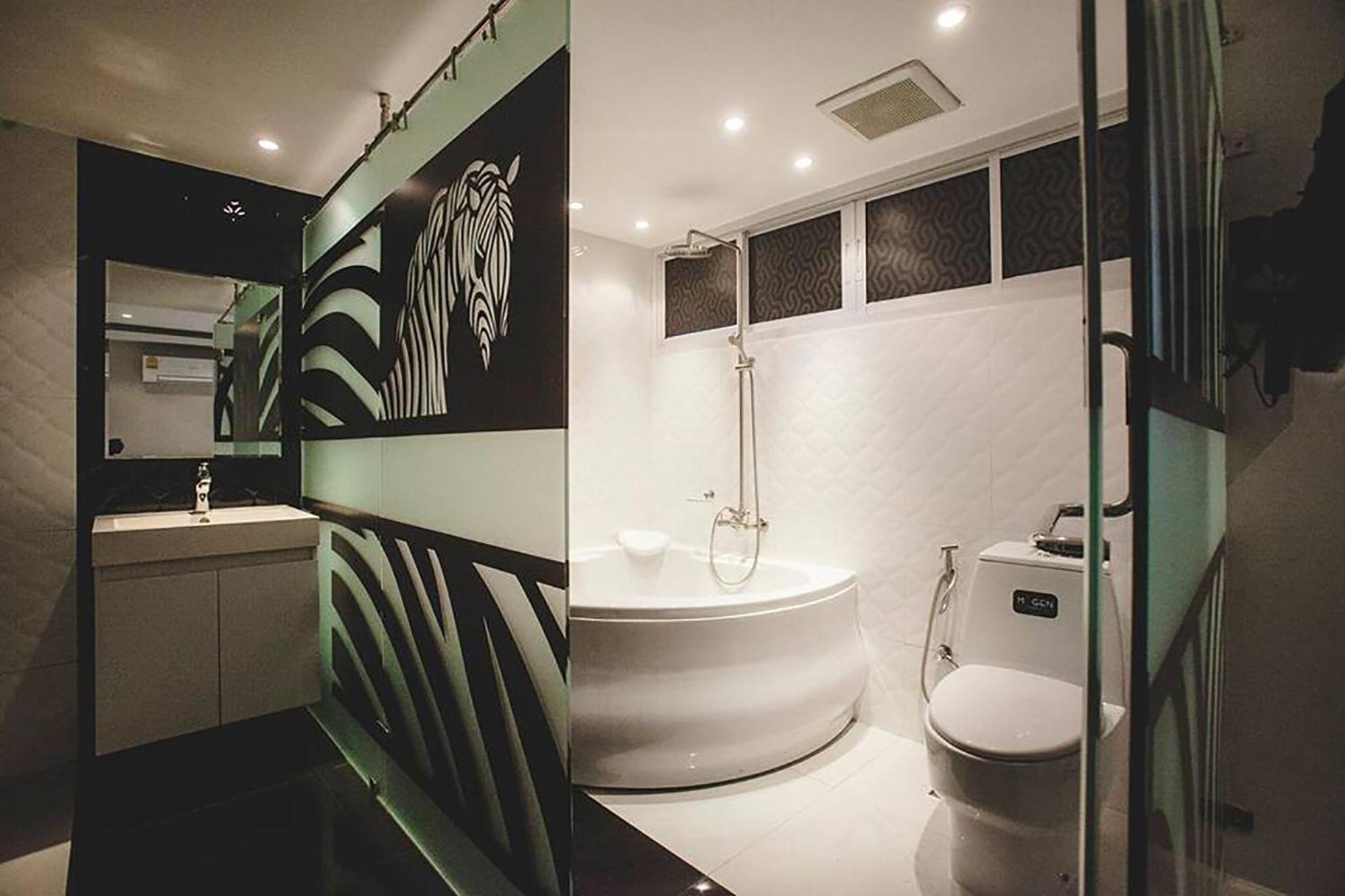 Double Five Hostel Bangkok Bagian luar foto