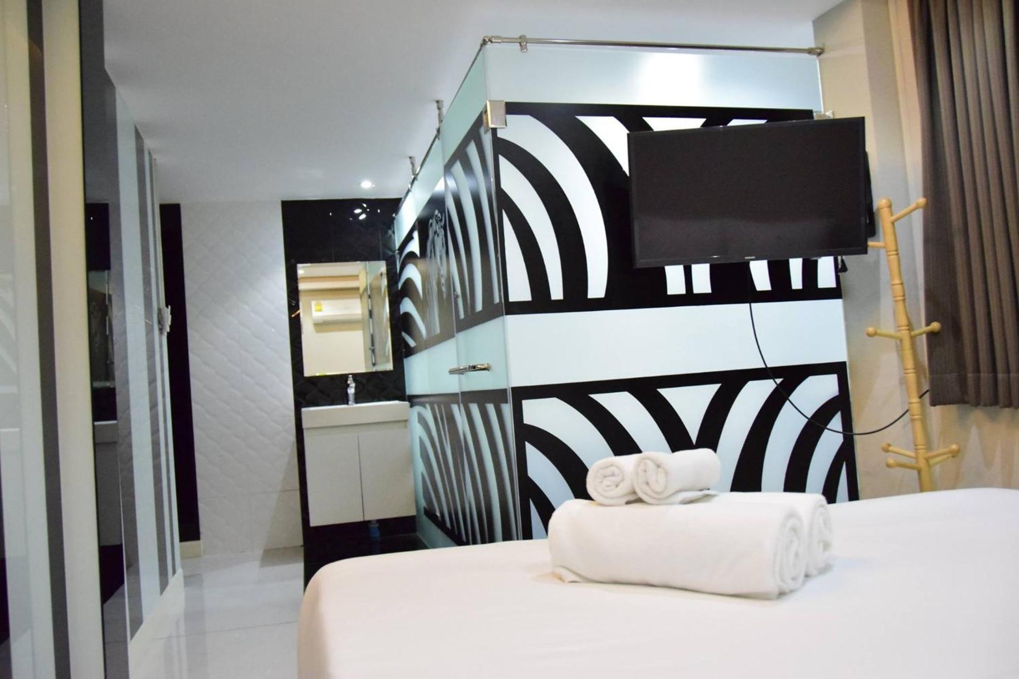 Double Five Hostel Bangkok Bagian luar foto