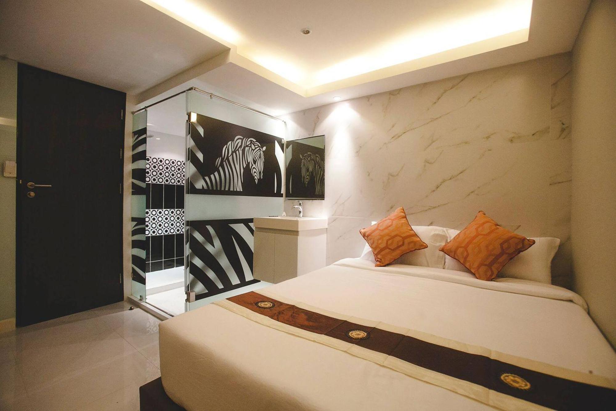 Double Five Hostel Bangkok Bagian luar foto