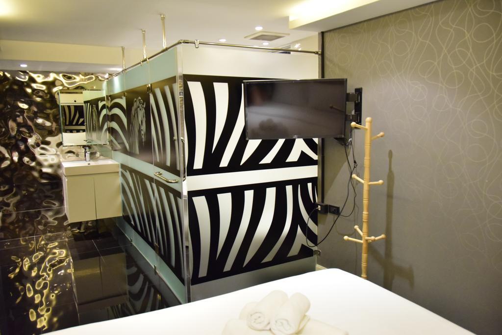 Double Five Hostel Bangkok Bagian luar foto