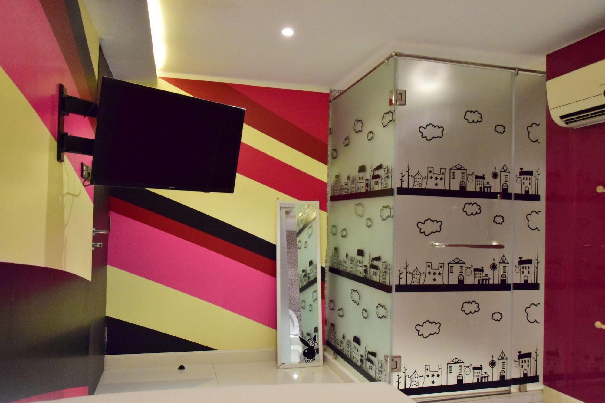 Double Five Hostel Bangkok Bagian luar foto