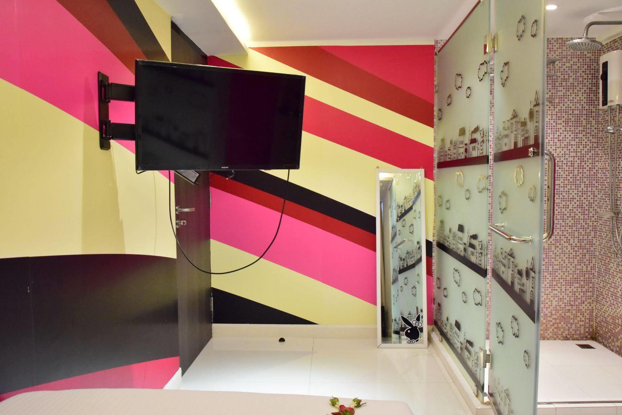 Double Five Hostel Bangkok Bagian luar foto