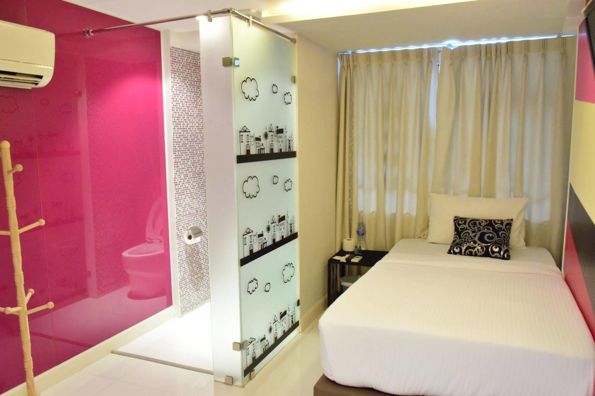 Double Five Hostel Bangkok Bagian luar foto