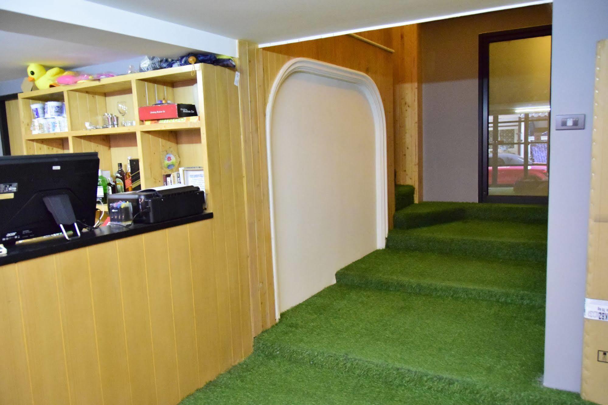 Double Five Hostel Bangkok Bagian luar foto